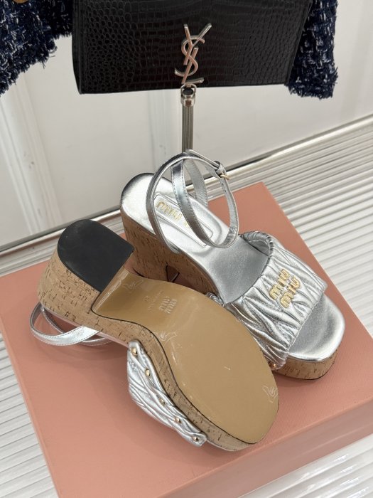 Босоножки фото 9