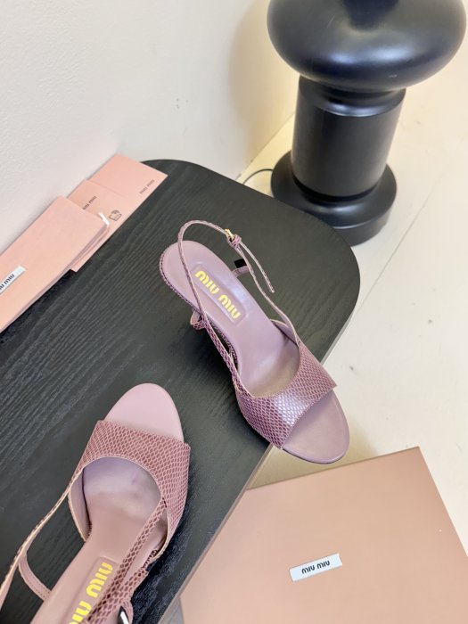 Босоножки фото 4