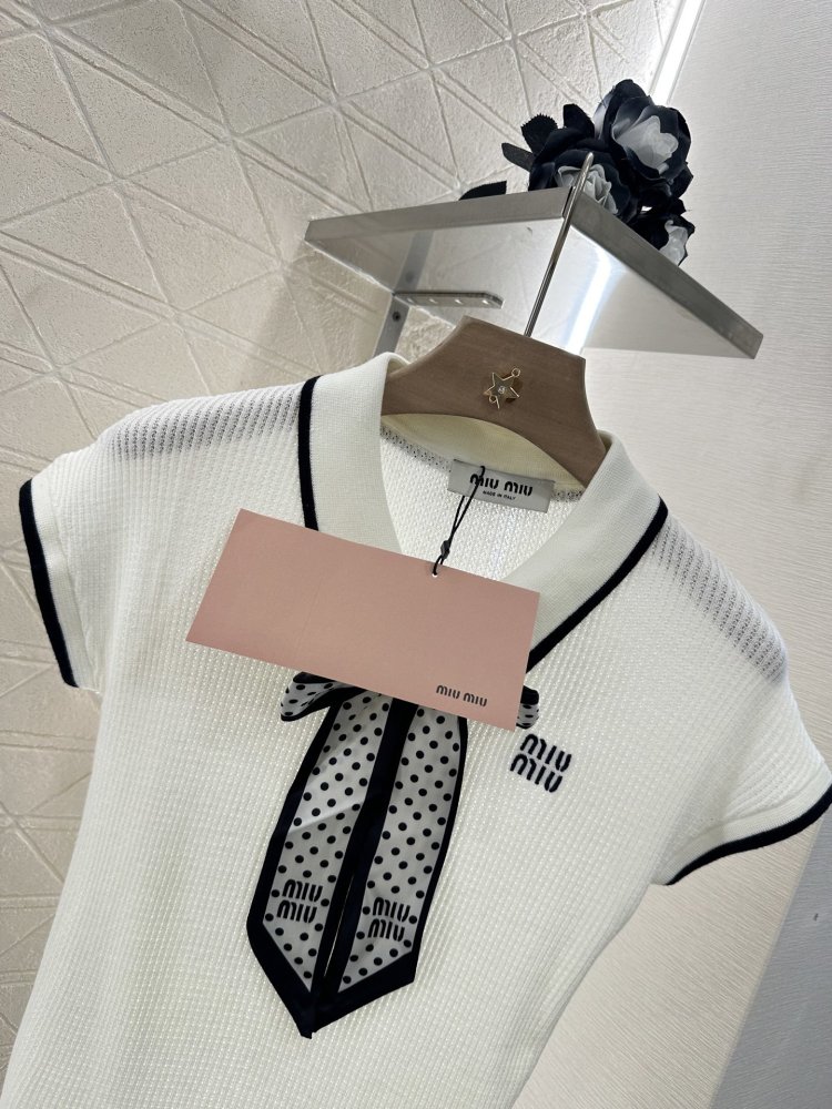 Футболка жіноча фото 3