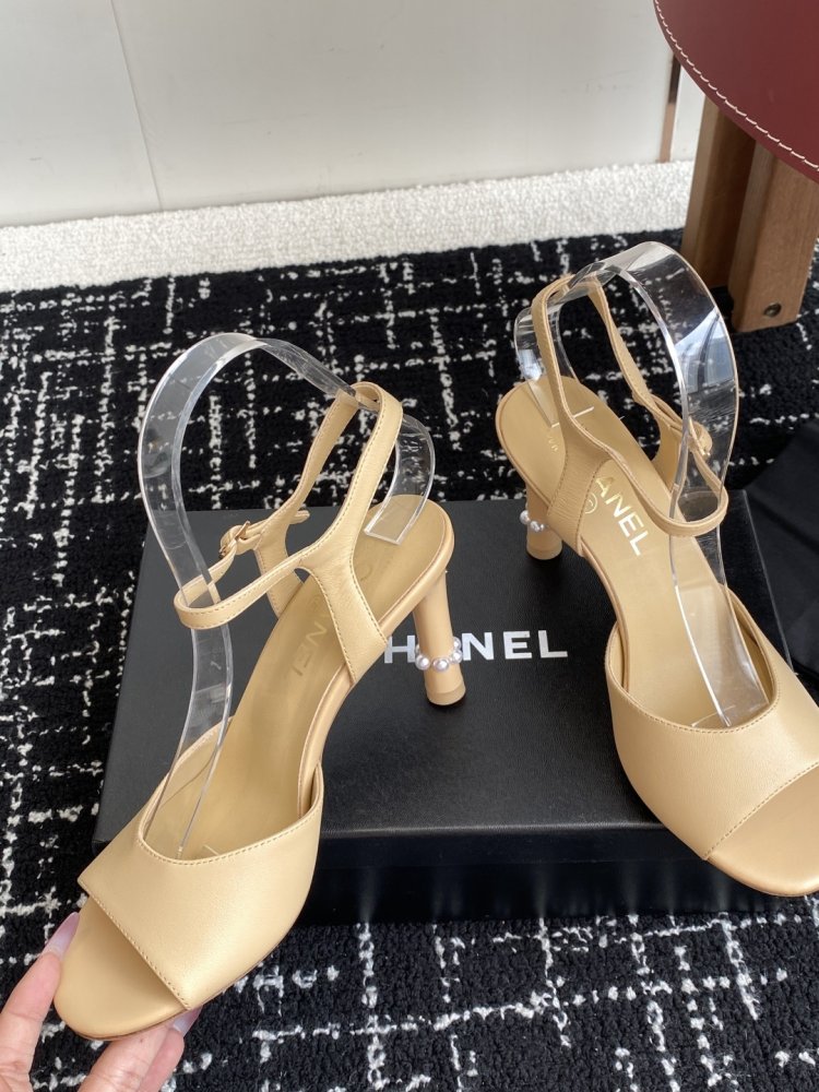 Босоножки фото 8