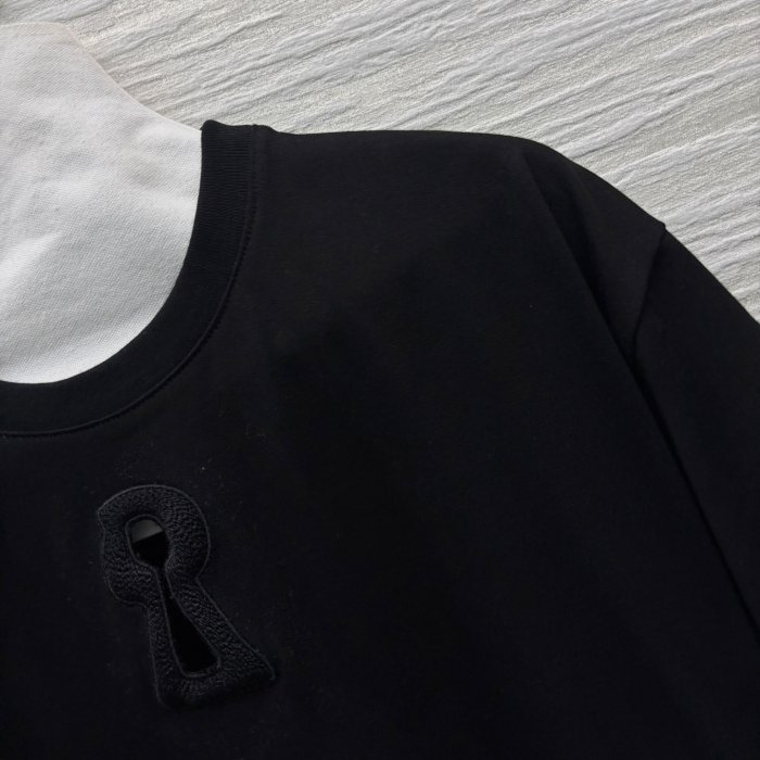 T-shirt women's фото 4