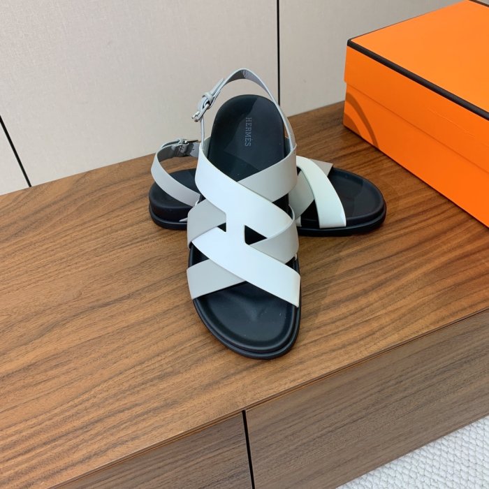 Сандалі жіночі фото 6