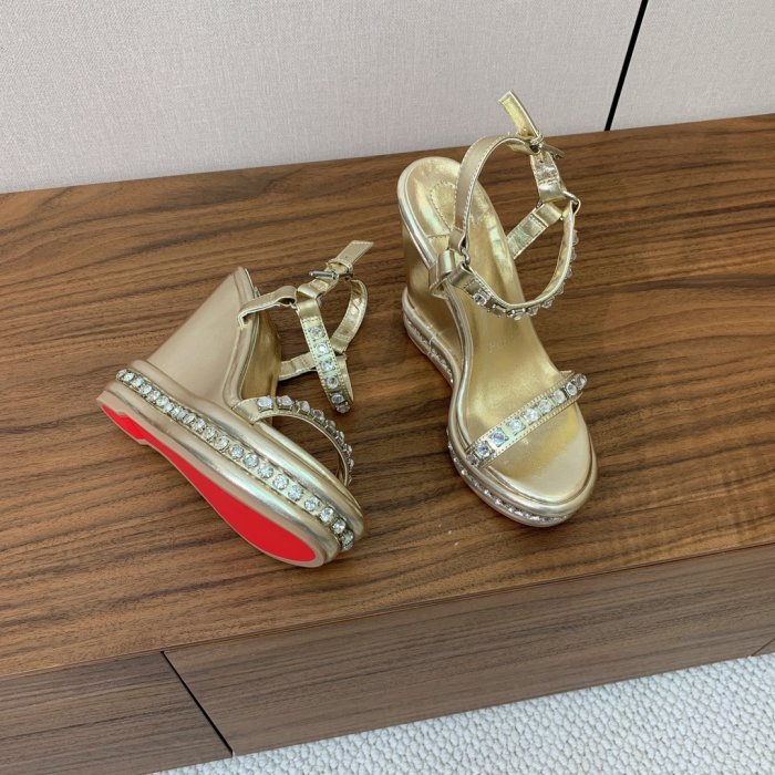 Босоножки фото 3