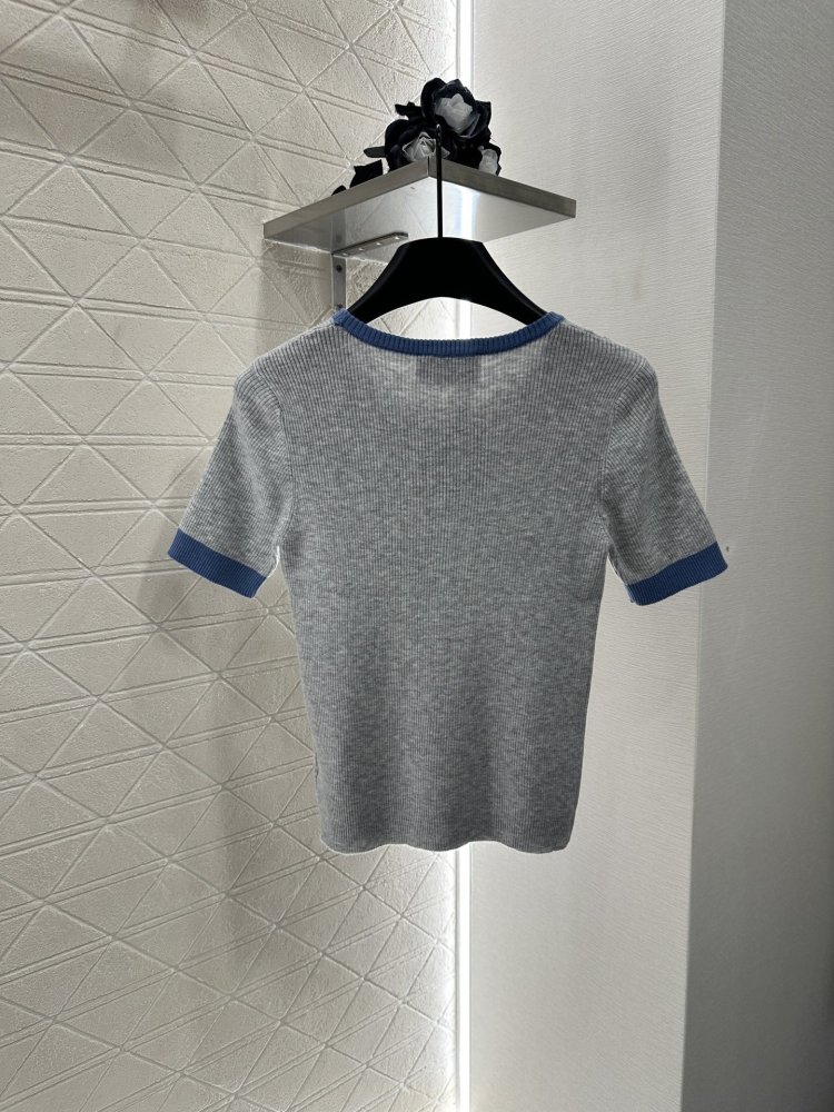 T-shirt women's фото 2