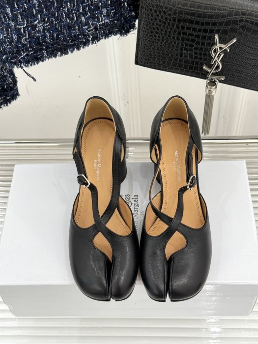 Босоніжки з роздвоєним носком фото 4