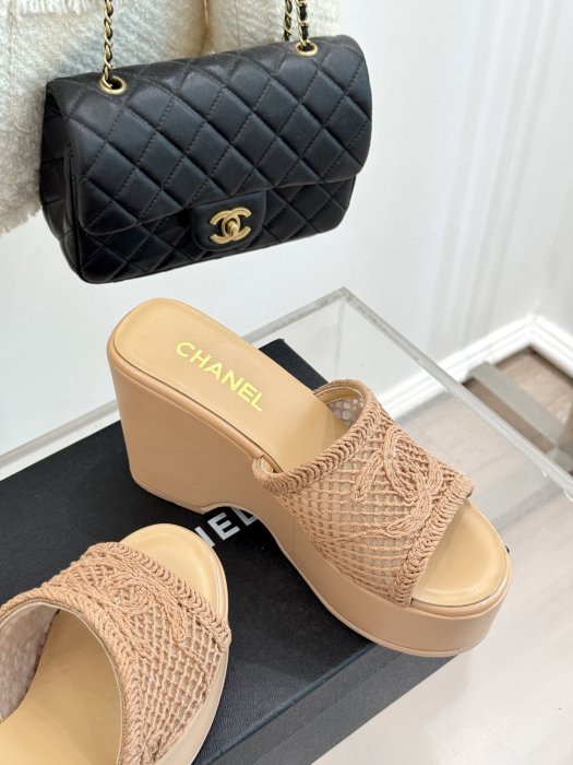 Босоножки фото 5