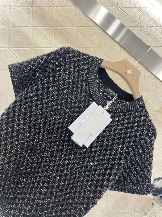 T-shirt women's фото 5