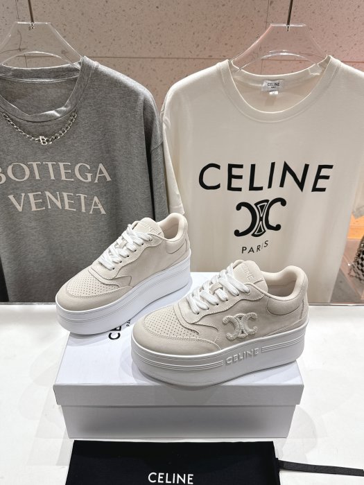 Кроссовки женские фото 3