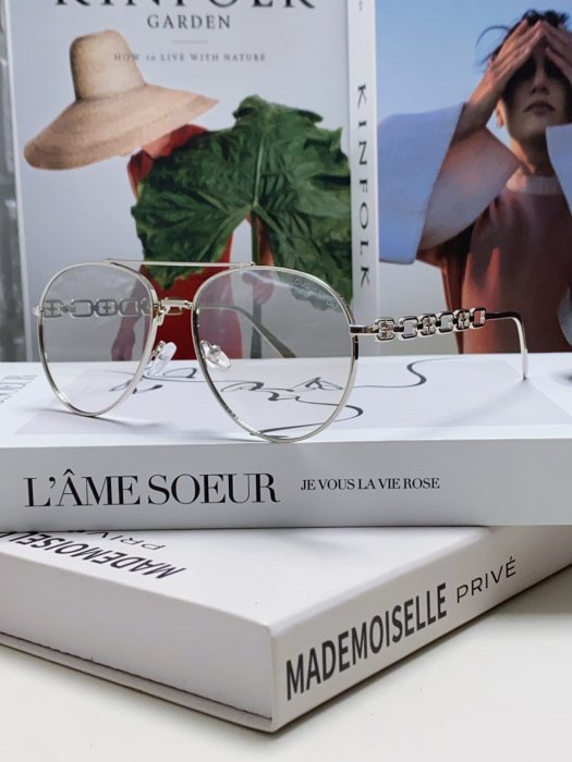 Очки солнцезащитные