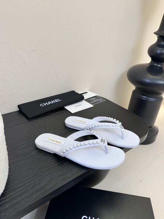 Шлепанцы женские фото 2