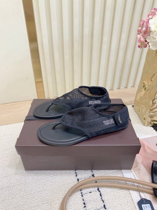 Шлепанцы фото 2