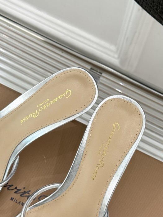 Sandals on stud фото 8