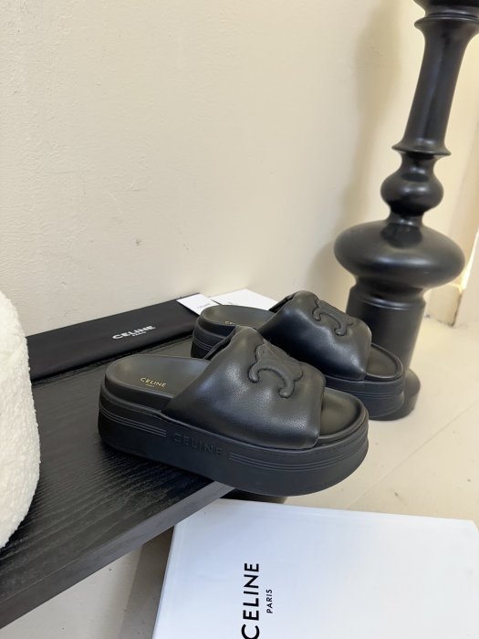 Шлепанцы женские фото 2