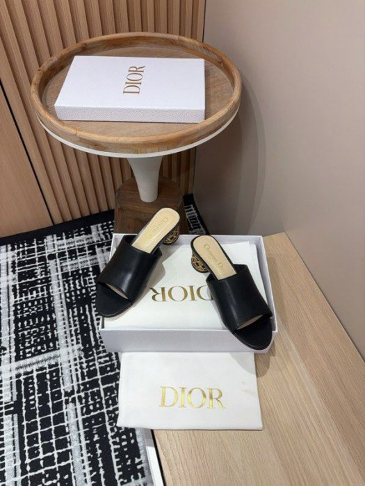 Босоножки Dior Icon на толстом фото 8