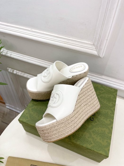 Босоножки фото 3