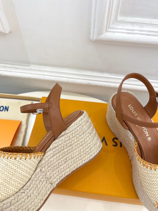 Босоножки фото 7