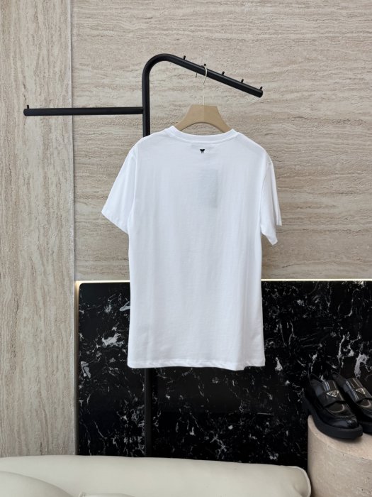 T-shirt women's фото 2