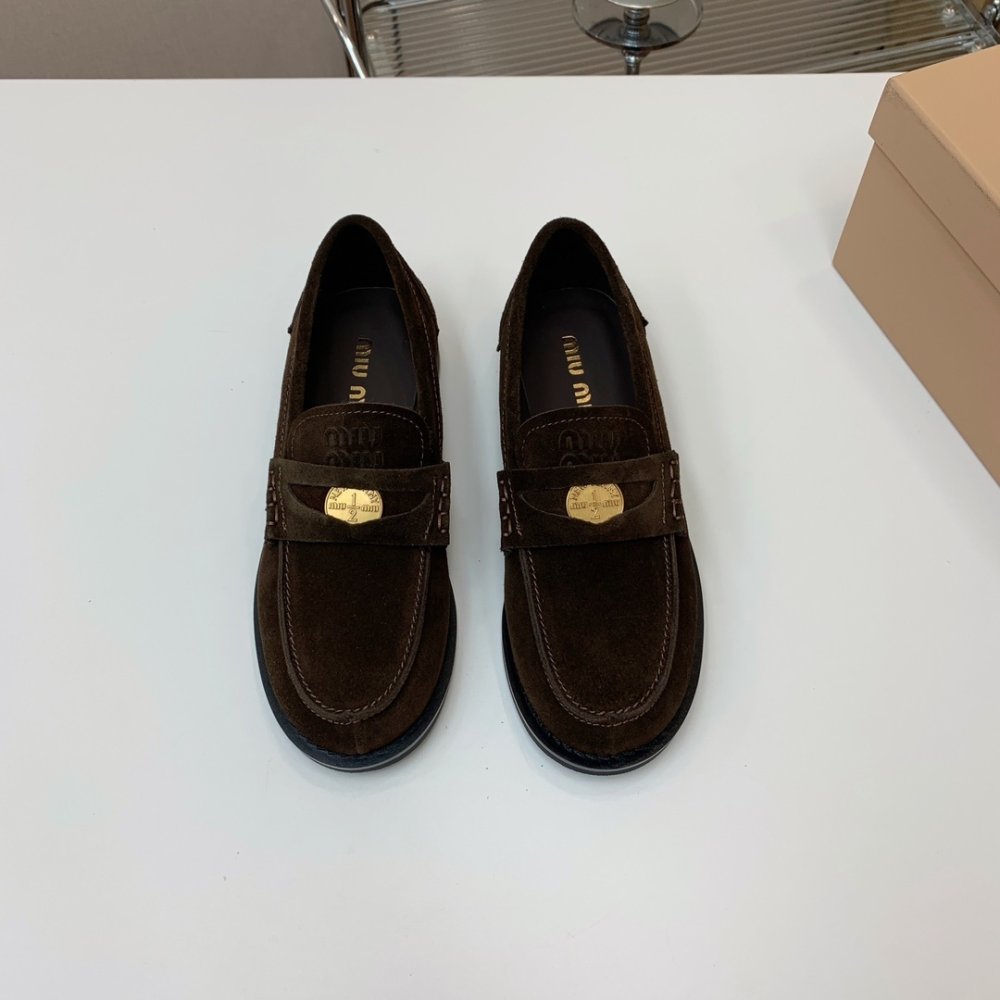 Лоферы женские