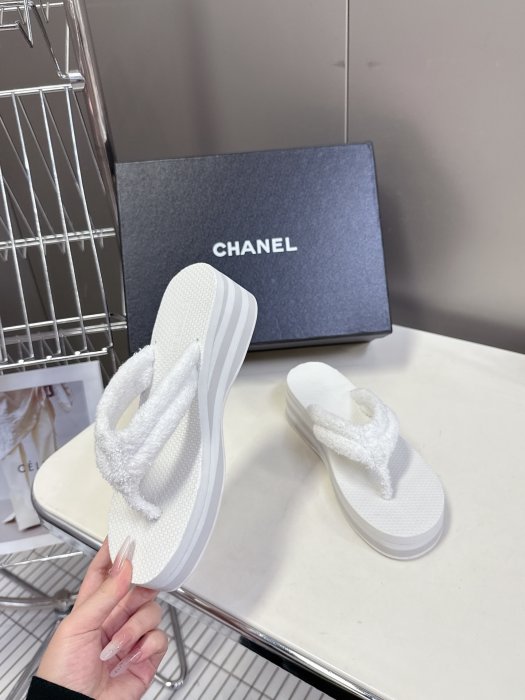 Шлепанцы фото 4