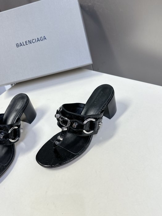 Босоножки фото 3