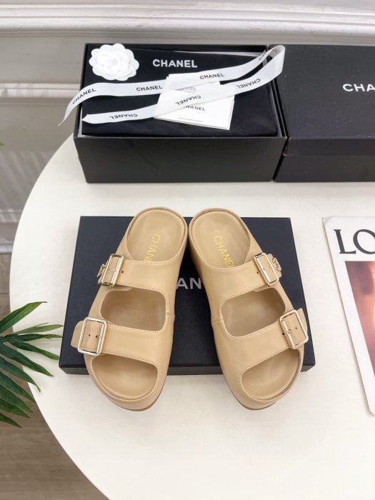 Шлепанцы женские