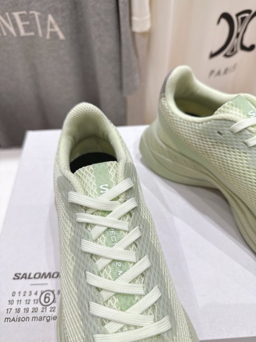 Кросівки фото 7