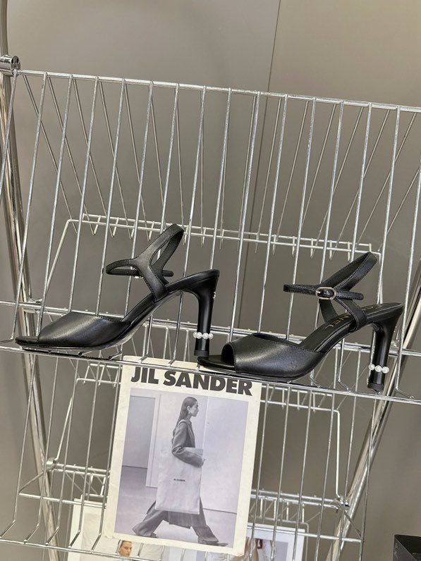 Босоножки фото 8