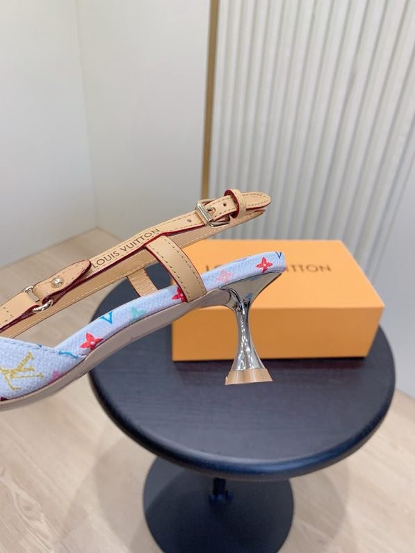 Босоножки фото 5