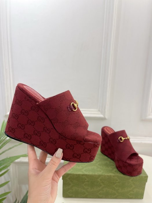 Босоножки фото 5