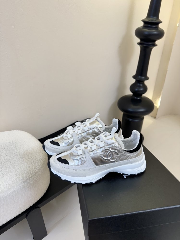 Кроссовки женские фото 5