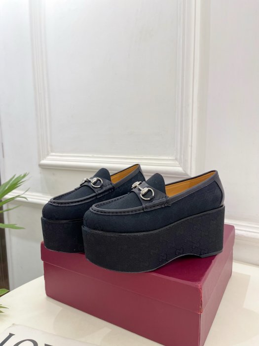 Туфлі жіночі фото 3