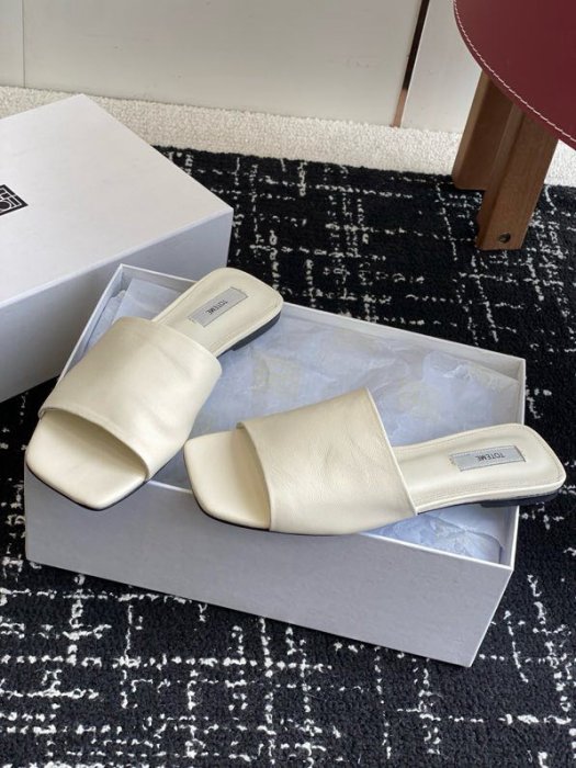 Шлепанцы фото 3