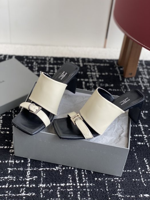 Босоножки фото 3