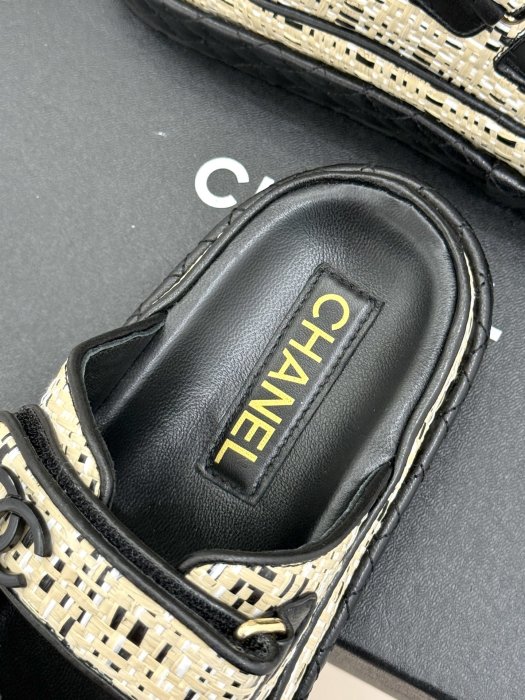 Шльопанці фото 8