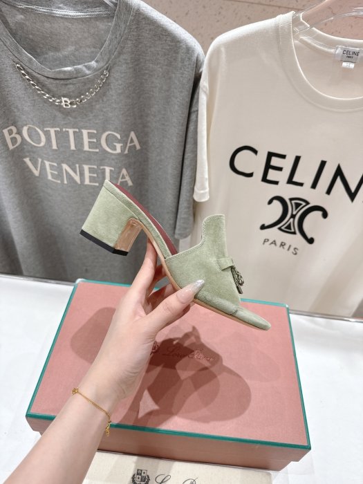 Босоножки фото 5