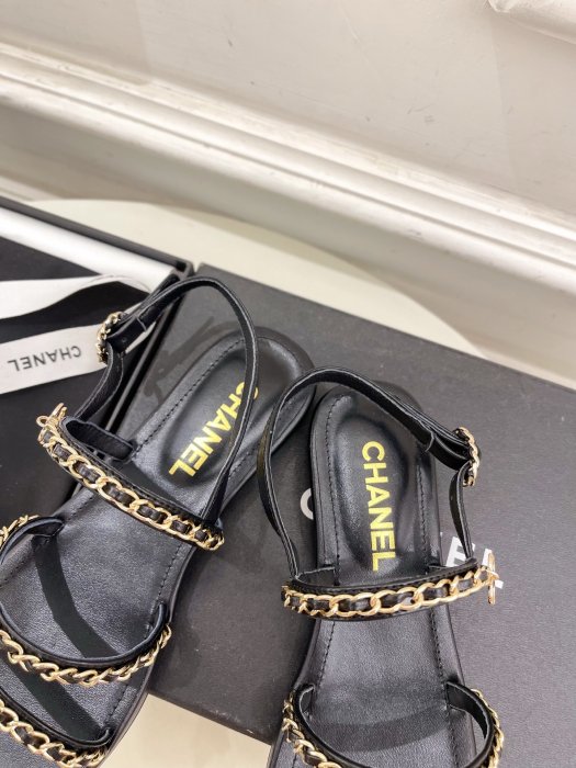 Сандалі жіночі фото 8