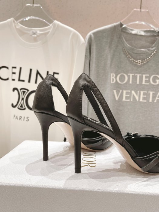 Босоножки фото 8