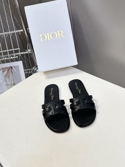 Шлепанцы женские