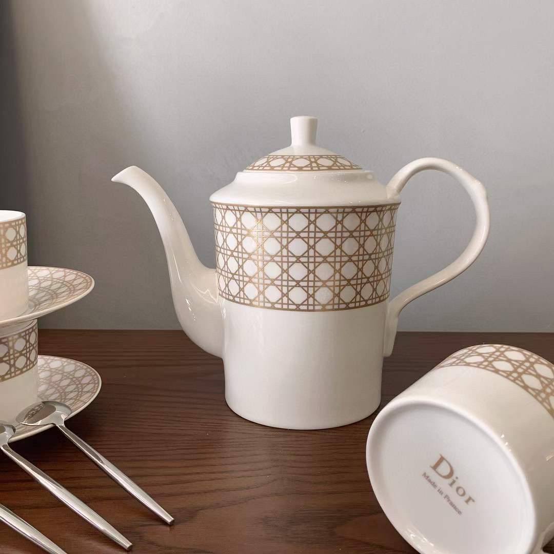 Tea service of bone porcelain (15 element) фото 6