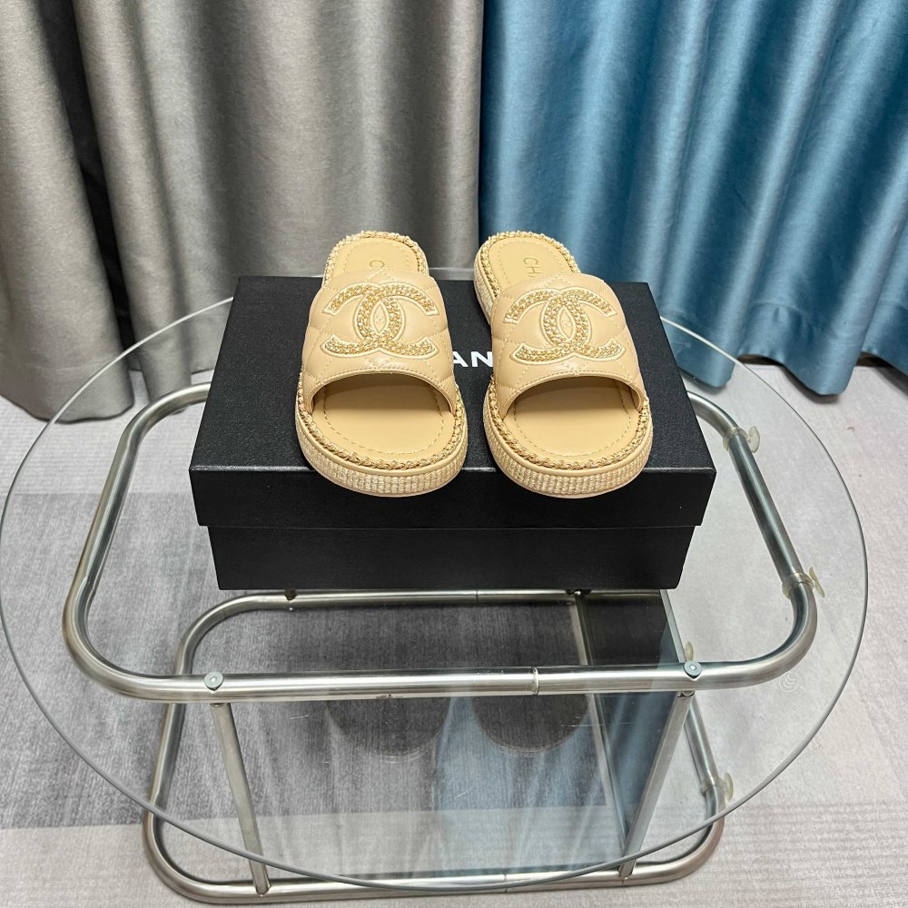 Шлепанцы женские фото 2