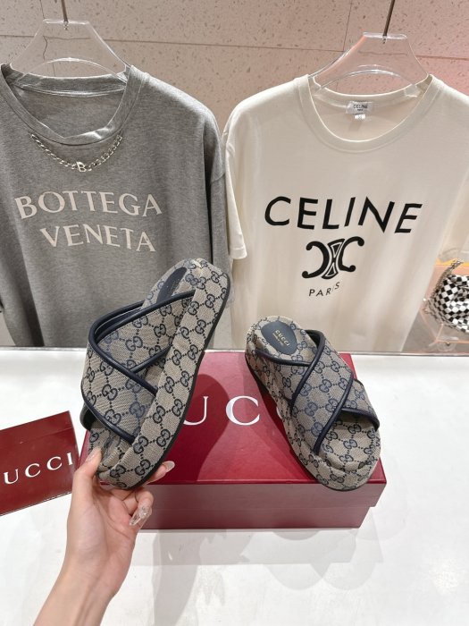 Шлепанцы фото 3