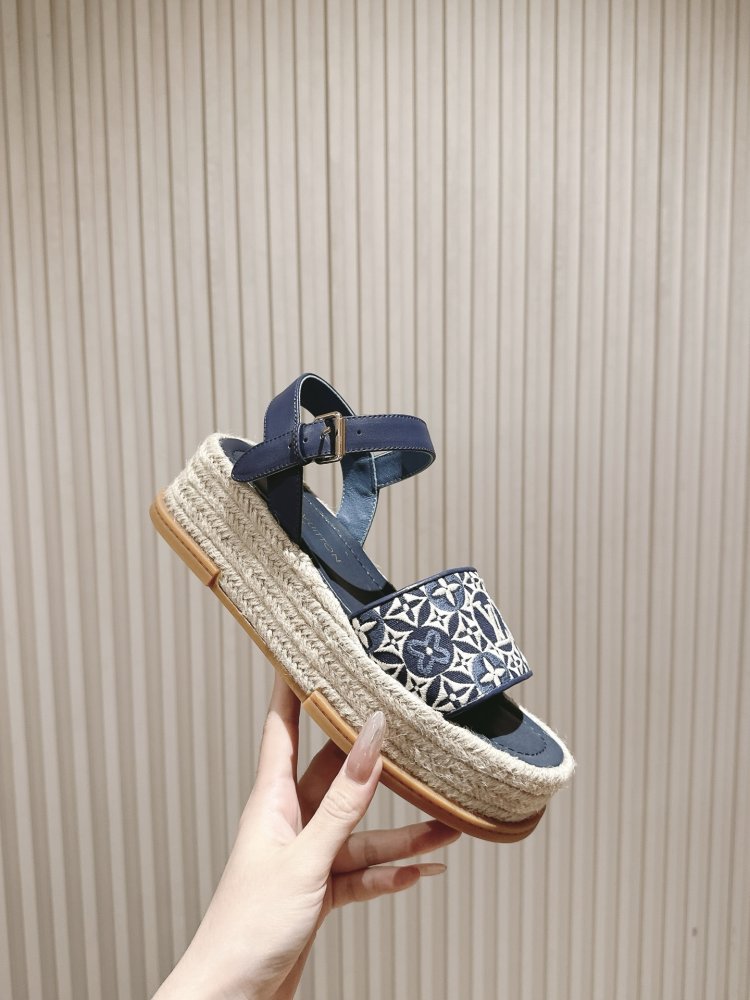 Сандалии женские фото 7