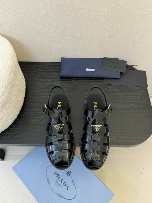 Сандалии женские