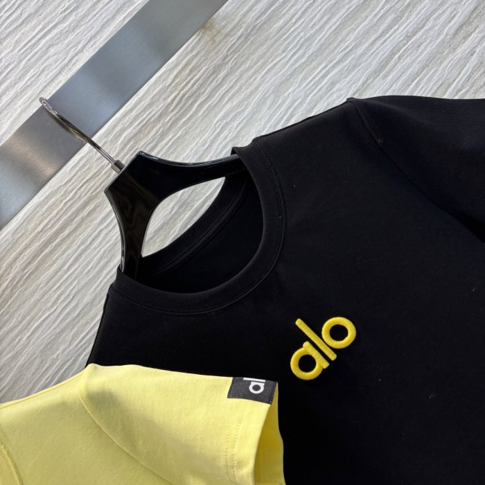 Футболка жіноча фото 2