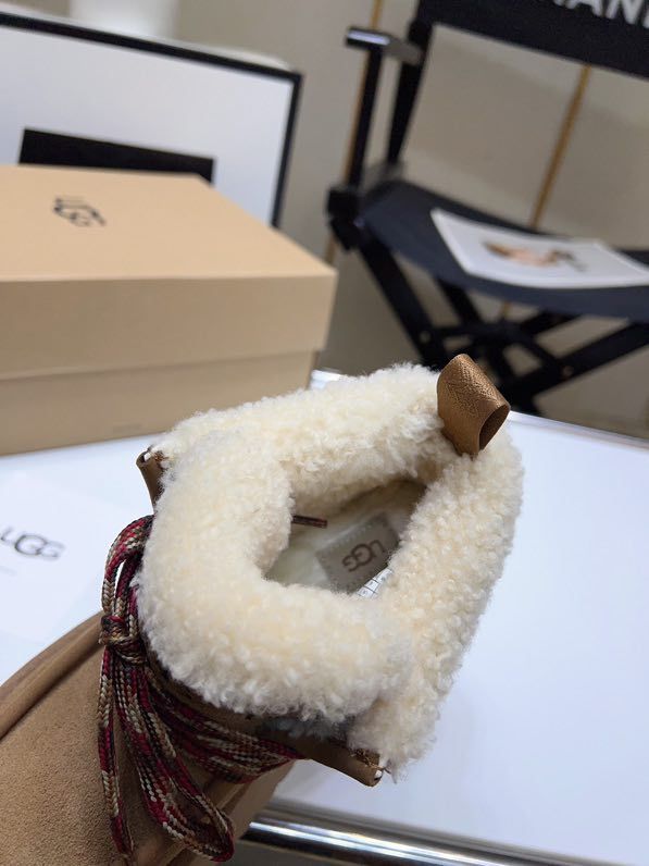 Ugg boots on fur фото 8