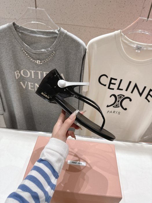 Босоножки фото 5