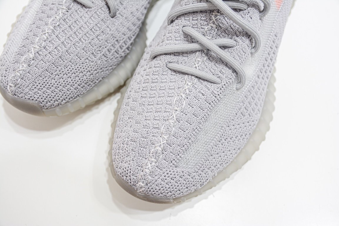 Кроссовки Yeezy Boost 350 V2 Tail Light - FX9017 фото 7