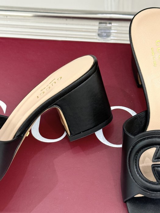 Босоножки фото 6