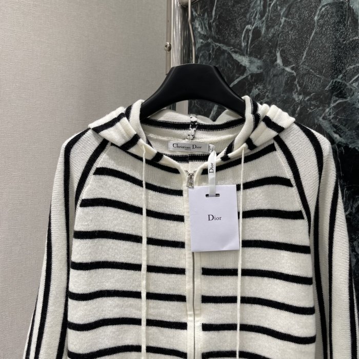 Кофта жіноча фото 2