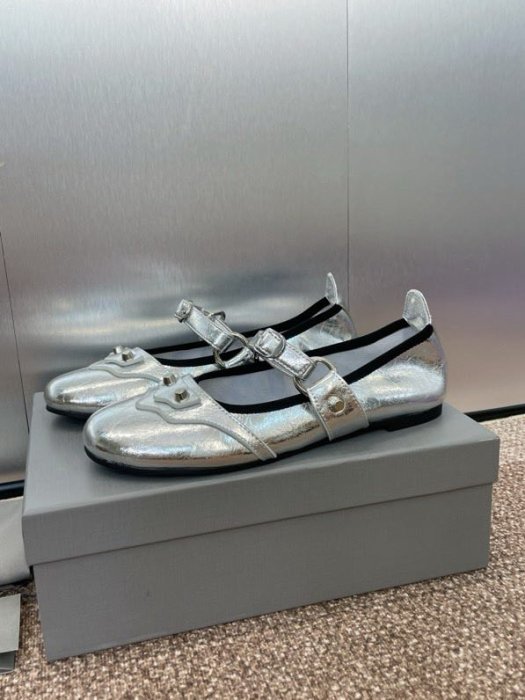 Босоножки фото 9